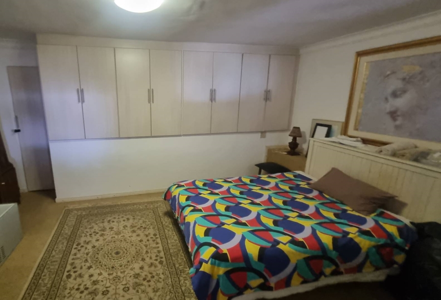 5 Bedroom Property for Sale in Yzerfontein Western Cape